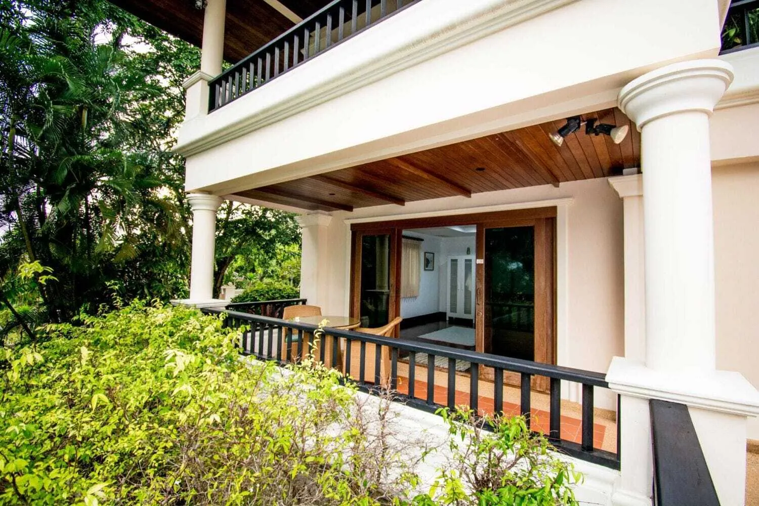 Private Pool Villa With 6 Bedrooms For Sale In Choeng Thale — Miniature 23
