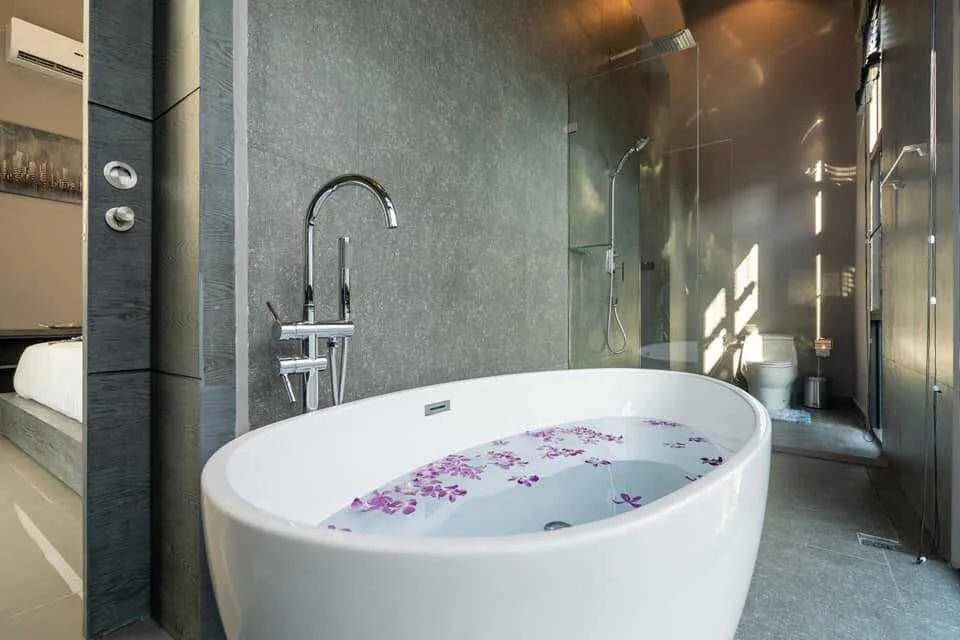 Modern 4 bedrooms with private pool for rent — Miniature 7