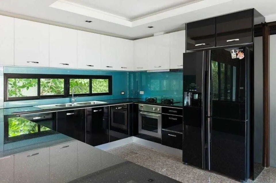 Beautiful 3 bedrooms with private pool for rent — Thumbnail 2