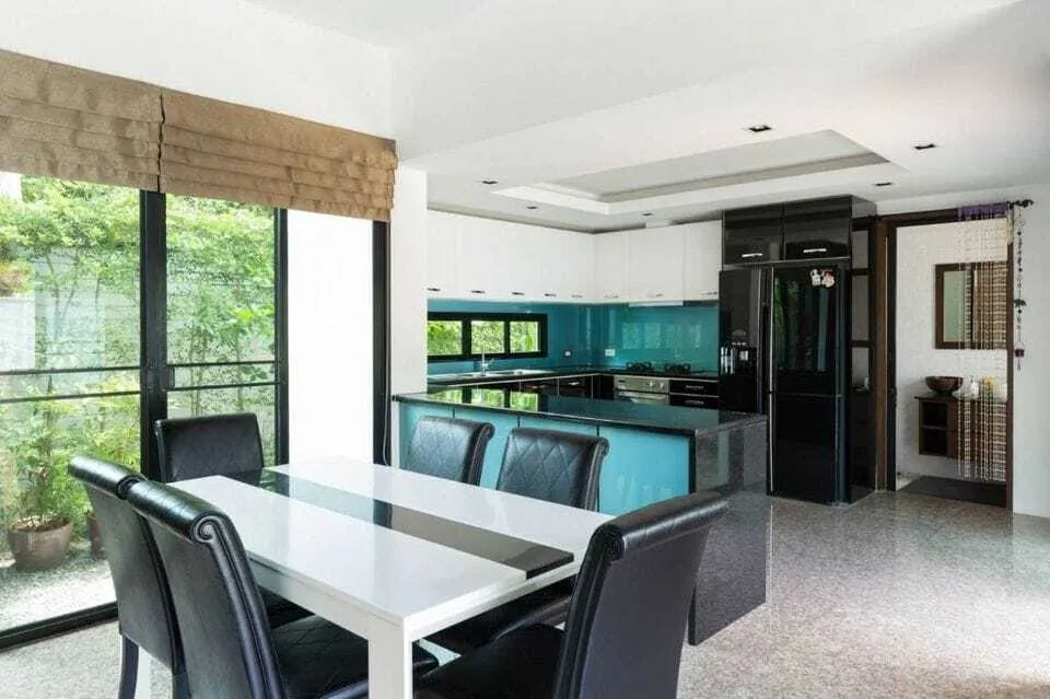 Beautiful 3 bedrooms with private pool for rent — Thumbnail 6