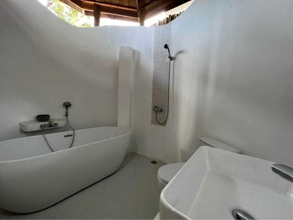Beautiful 4 bedrooms with private pool for rent — Thumbnail 14