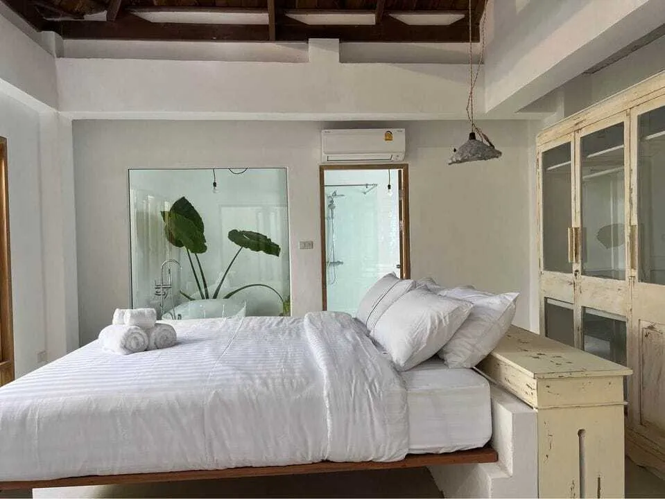 Beautiful 4 bedrooms with private pool for rent — Thumbnail 18