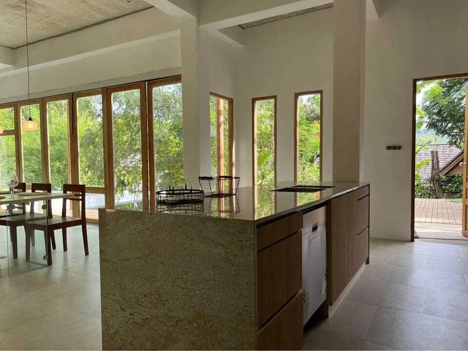 Beautiful 4 bedrooms with private pool for rent — Thumbnail 19