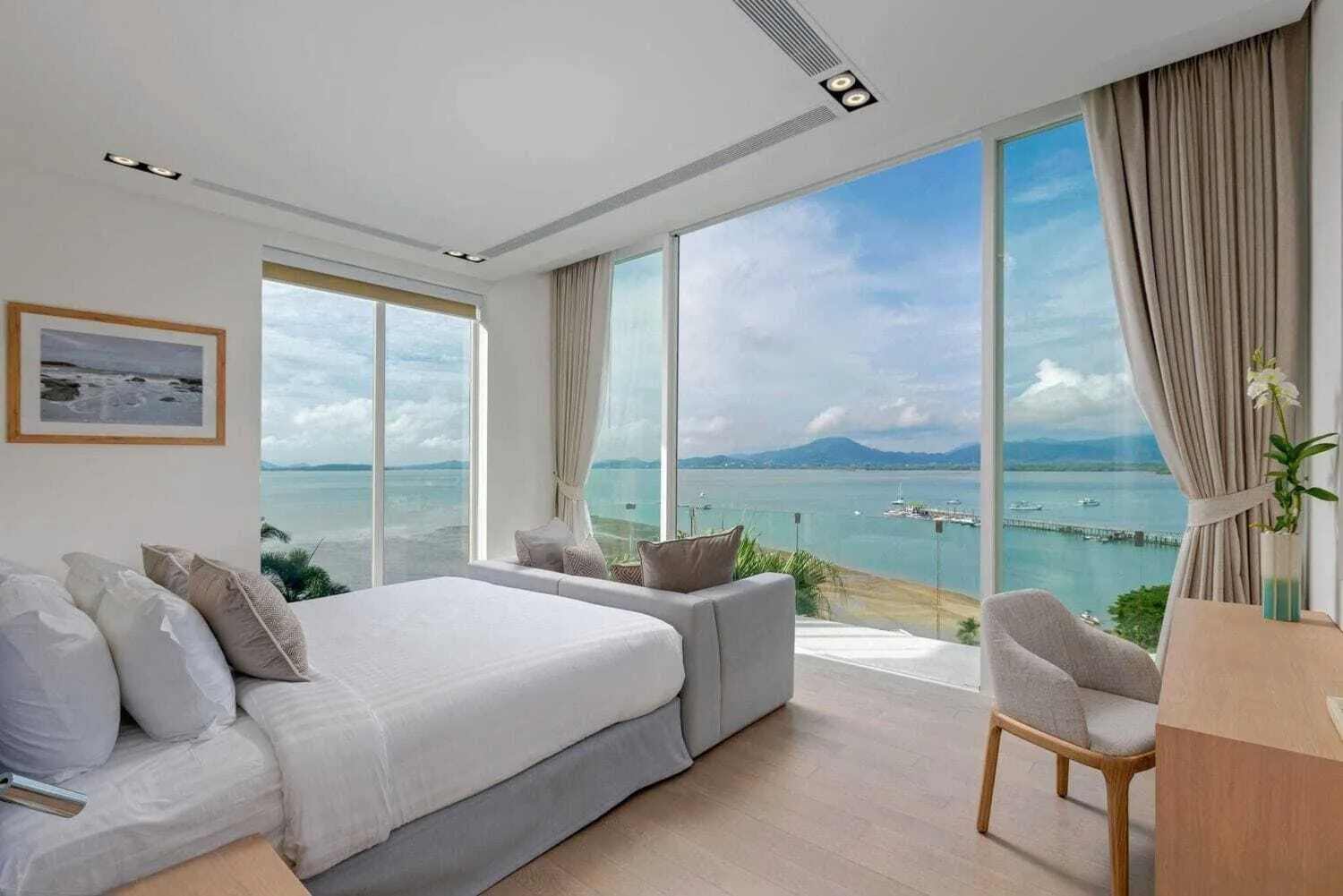 Seaview 6 bedrooms with private pool for rent in Cape yamu — Thumbnail 4
