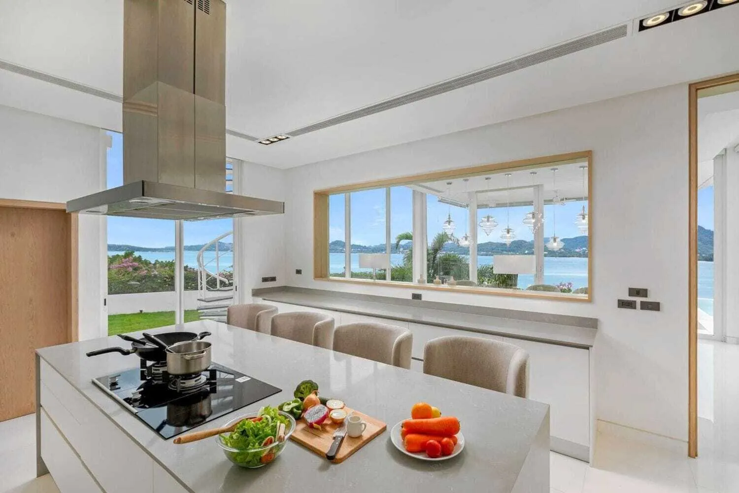 Seaview 6 bedrooms with private pool for rent in Cape yamu — Thumbnail 13