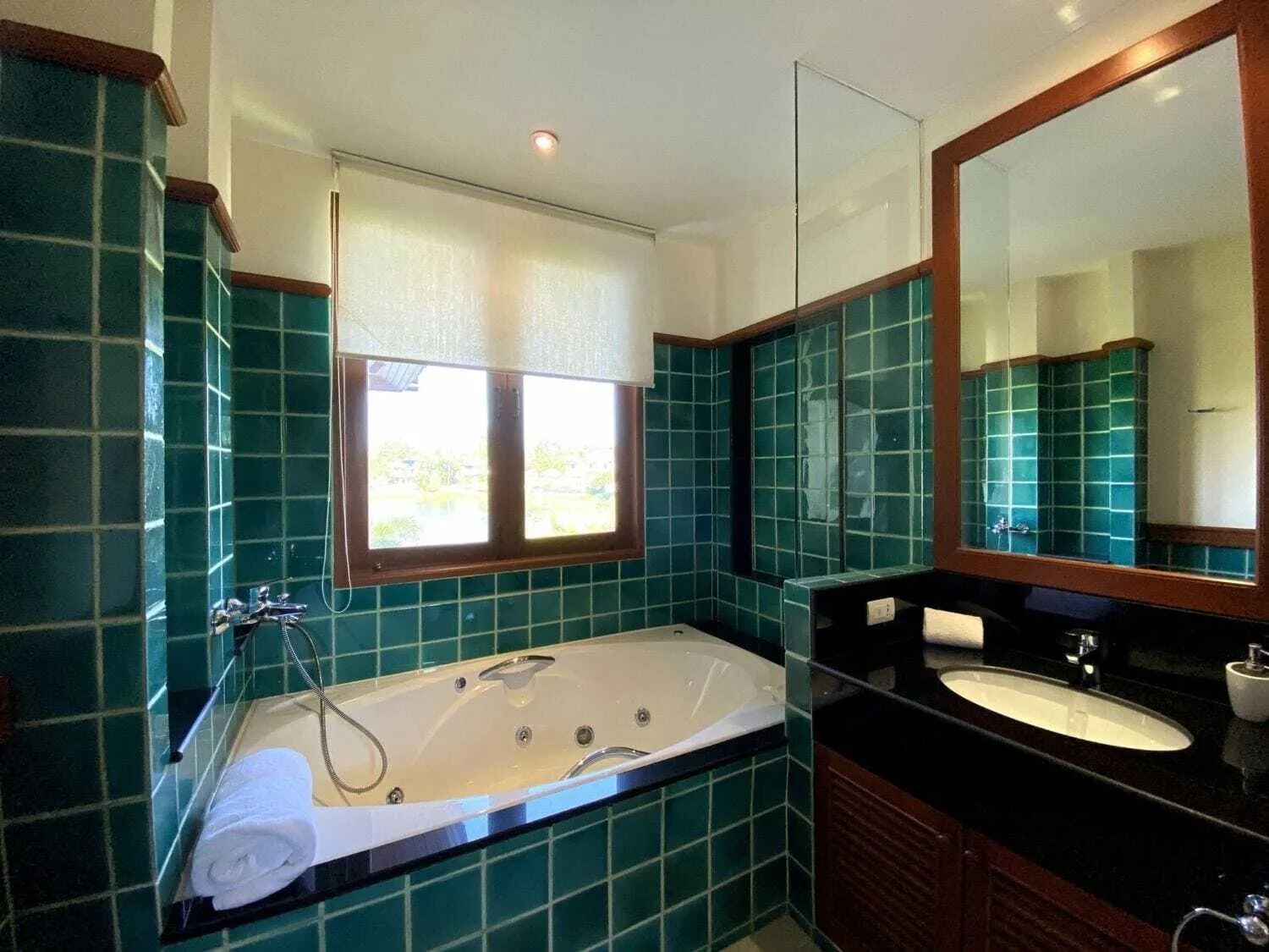 Laguna Water 4 bedrooms with private pool for rent — Thumbnail 4