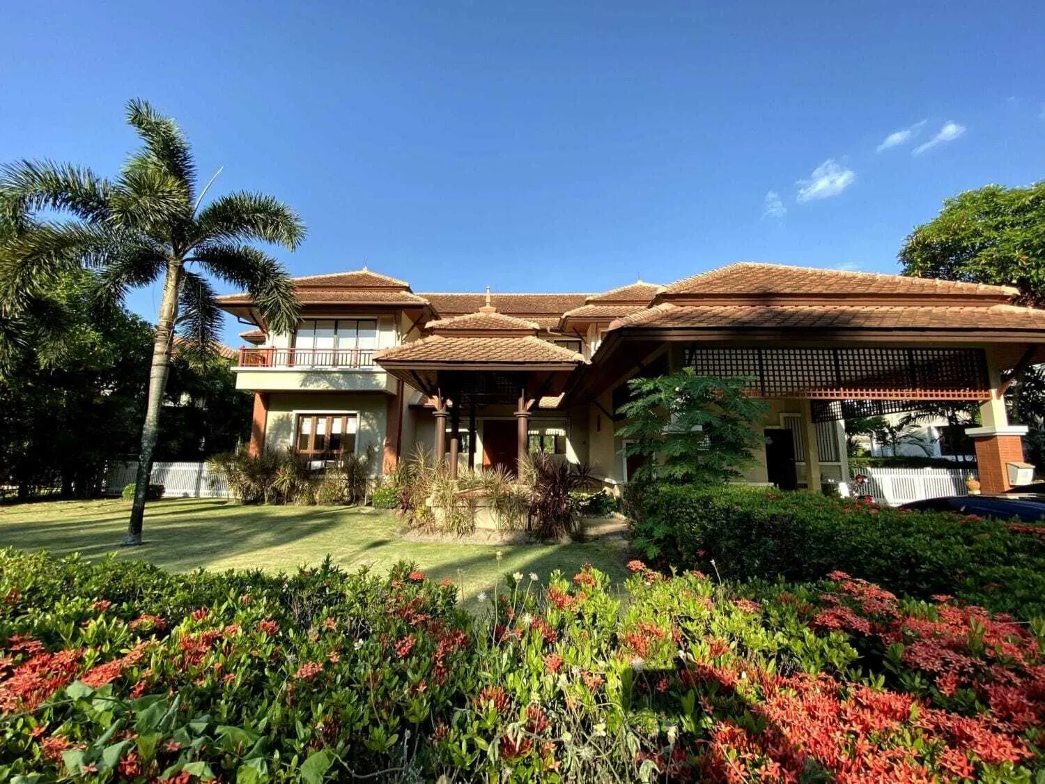 Laguna Water 4 bedrooms with private pool for rent — Thumbnail 5