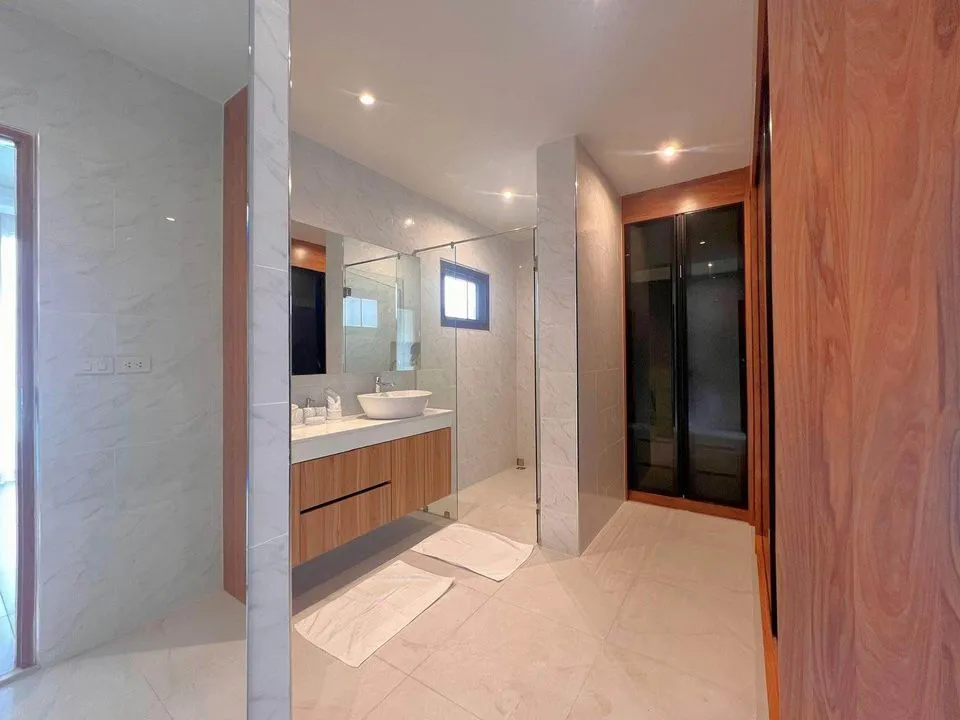 Modern 3 Bedrooms with private pool for rent in Choeng Thale — Thumbnail 9