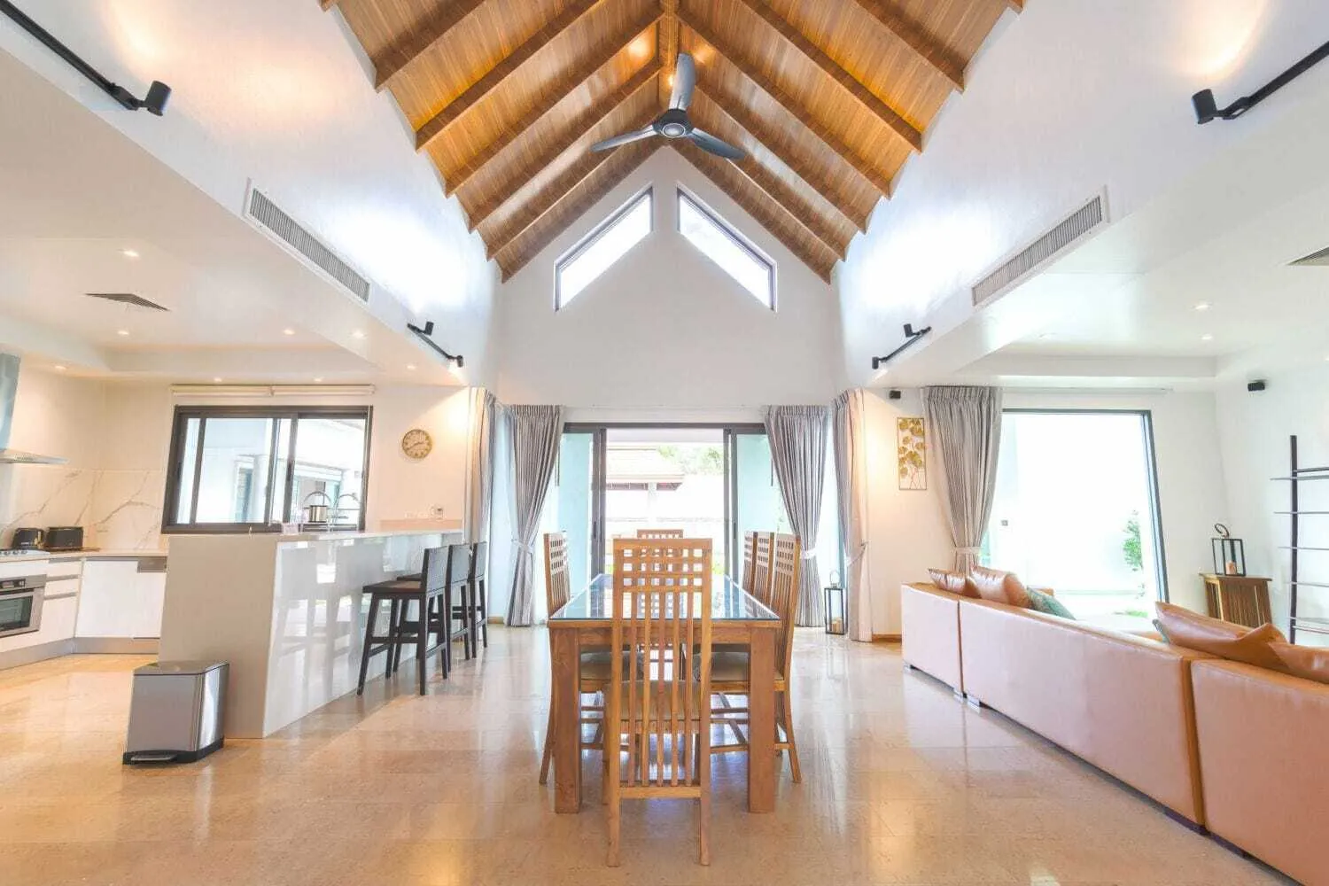 Beautiful Private Pool Villa With 4 Bedrooms In Choeng Thale — Thumbnail 8
