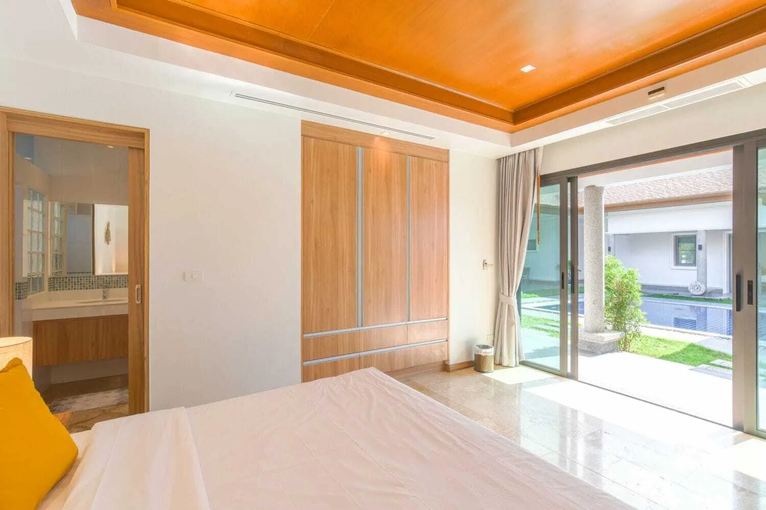 Beautiful Private Pool Villa With 4 Bedrooms In Choeng Thale — Thumbnail 13