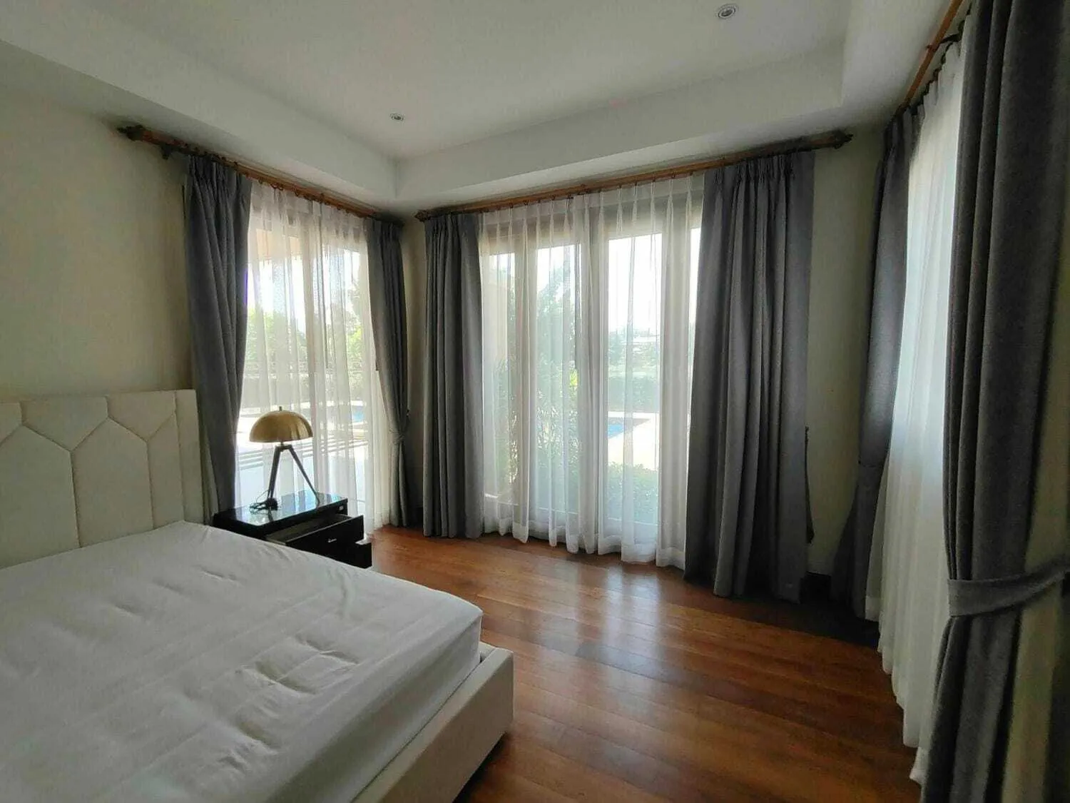 Laguna 4 bedrooms with private pool for rent — Thumbnail 11