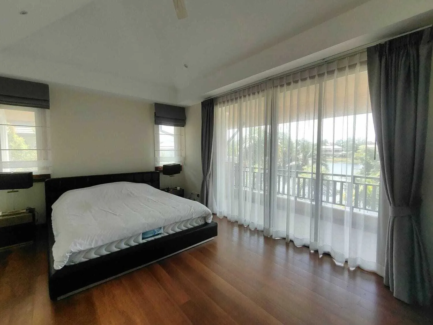 Laguna 4 bedrooms with private pool for rent — Thumbnail 12