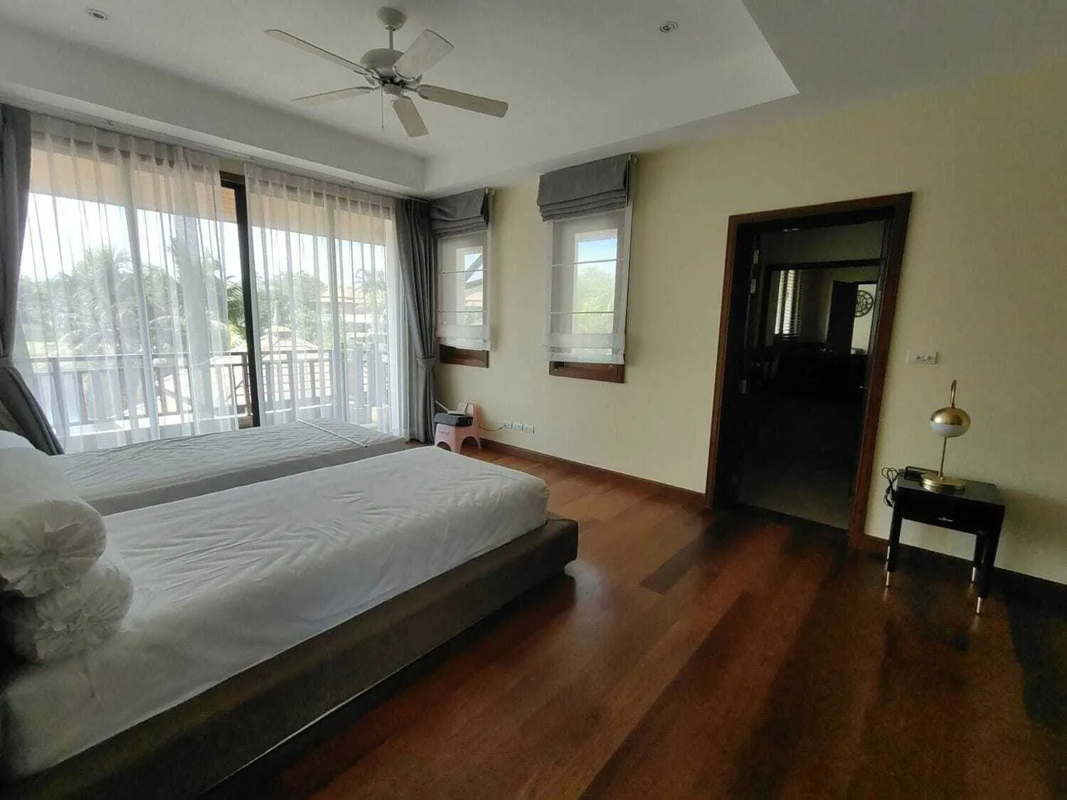 Laguna 4 bedrooms with private pool for rent — Thumbnail 13