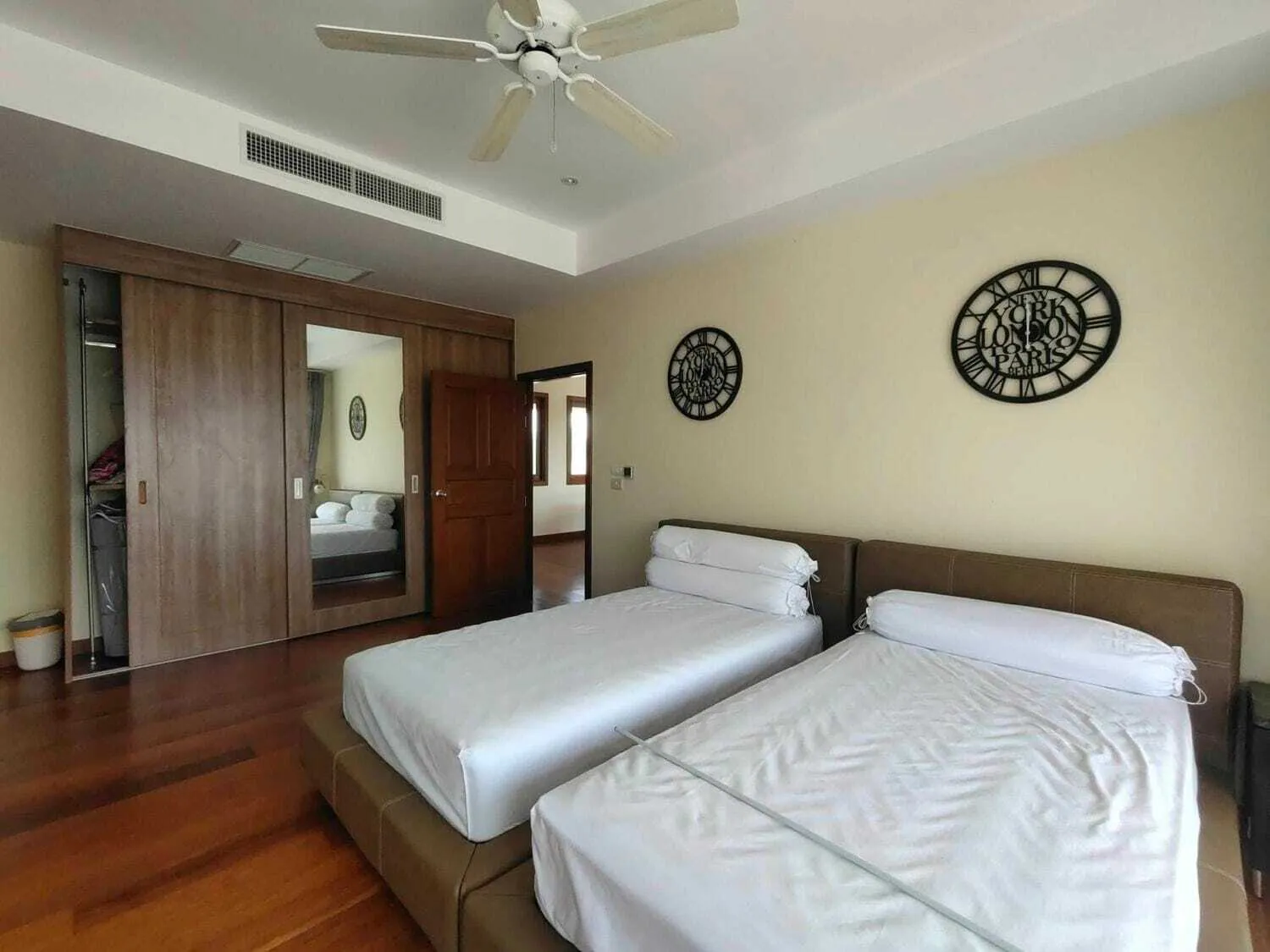 Laguna 4 bedrooms with private pool for rent — Thumbnail 14