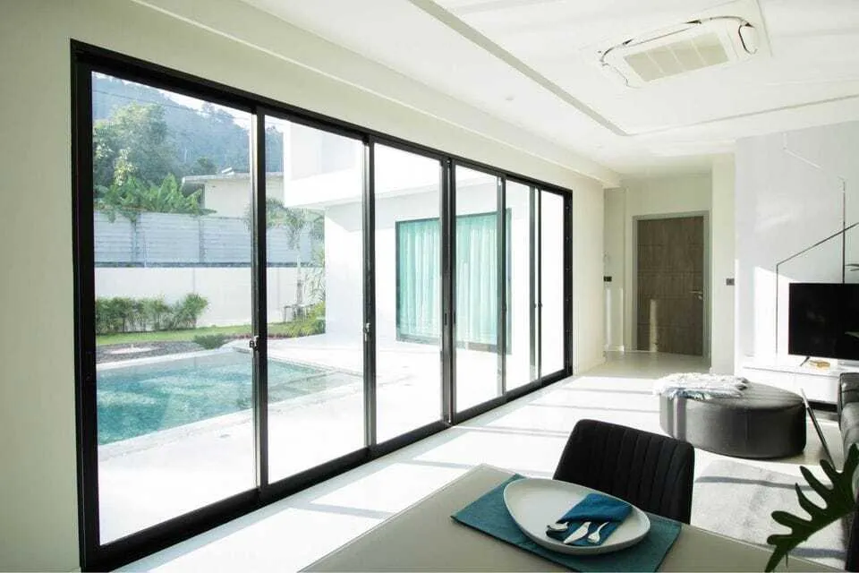 Beautiful 4 bedroom with private pool for rent — Thumbnail 3