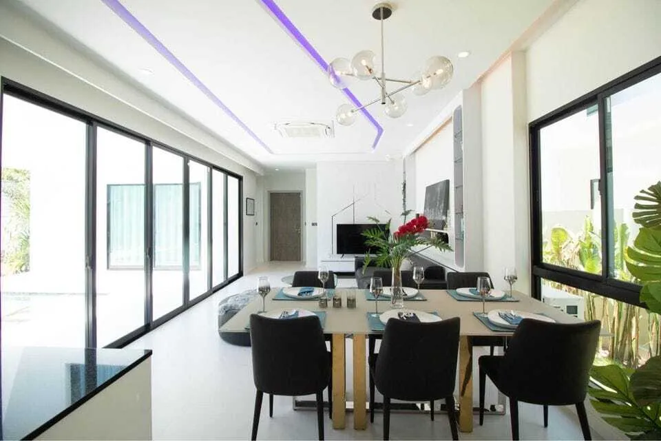 Beautiful 4 bedroom with private pool for rent — Thumbnail 14