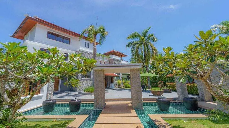 Luxury 6 bedrooms with private pool for rent — Thumbnail 2