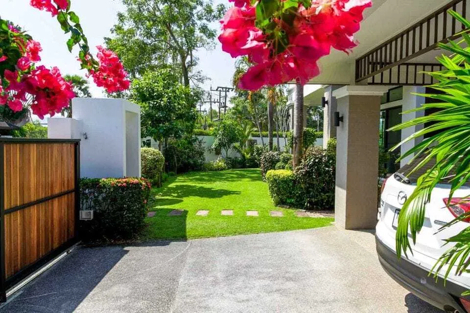Beautiful 4 bedrooms with private pool for rent in Layan — Thumbnail 10
