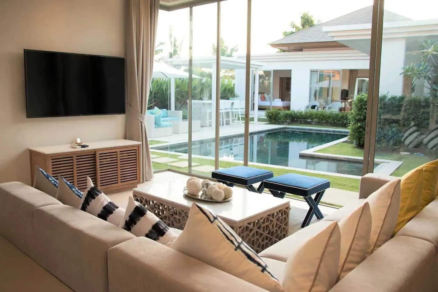 Trichada – 6 bedrooms with private pool villa for rent short term — Miniature 16