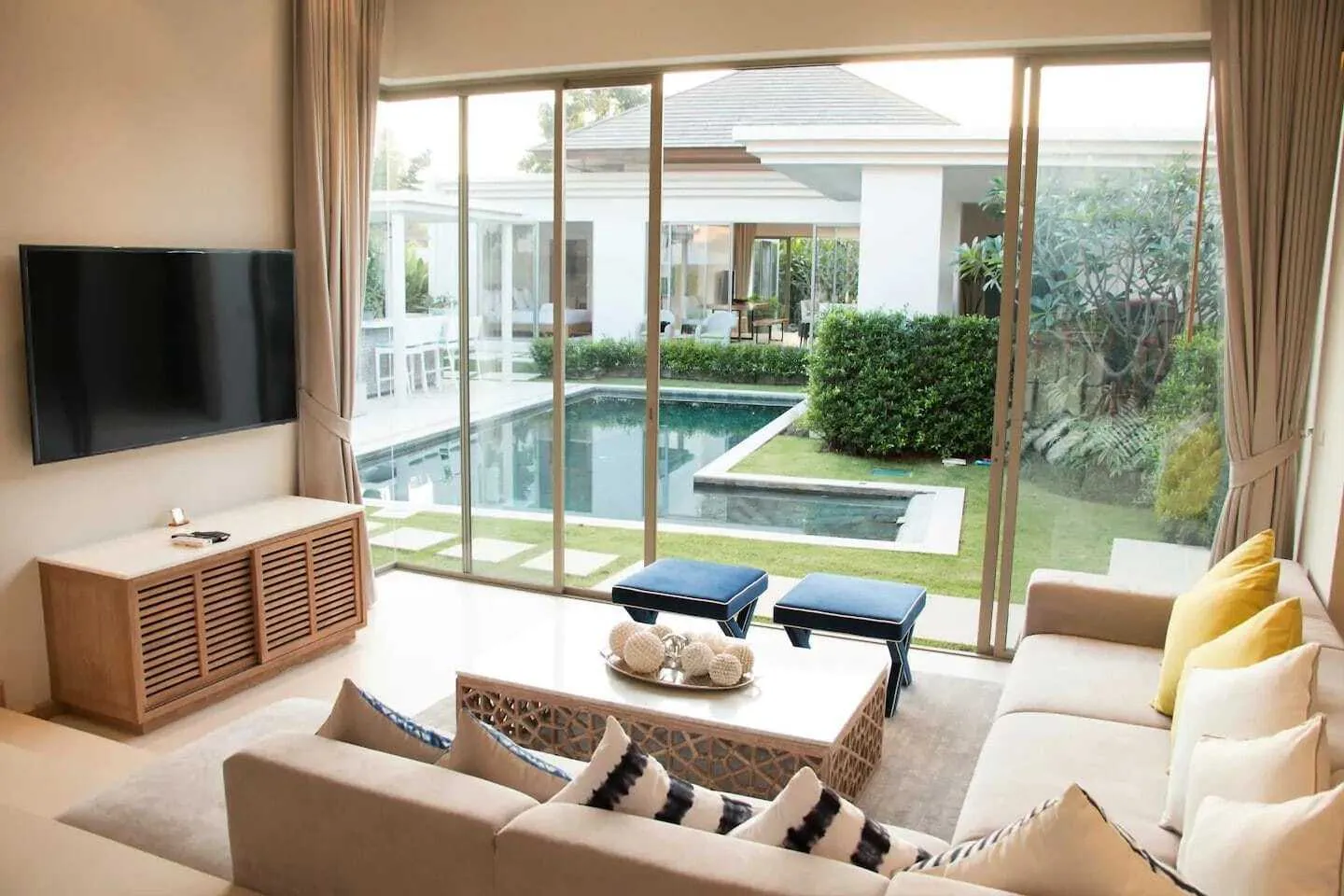 Trichada – 6 bedrooms with private pool villa for rent short term — Miniature 19