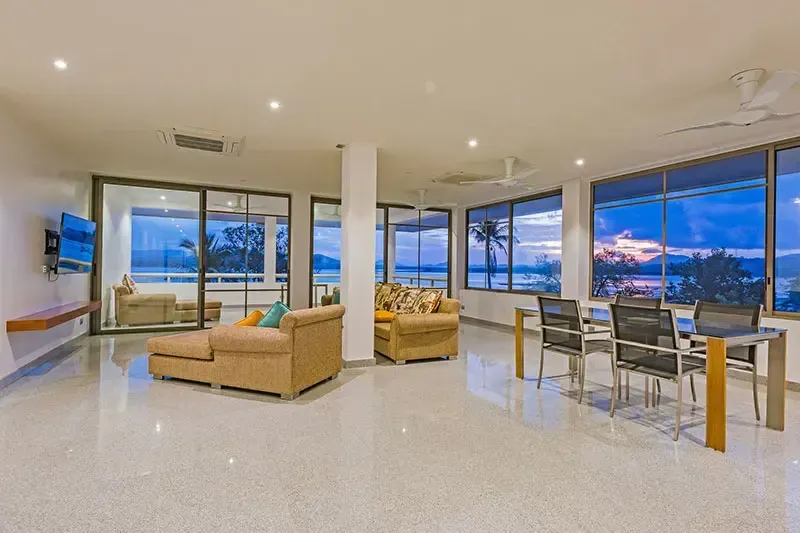 Stunning 7 Bedrooms Villa in Mai Khao, Phuket — Thumbnail 11