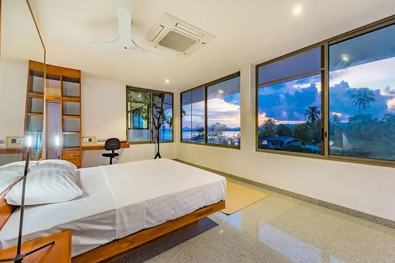 Stunning 7 Bedrooms Villa in Mai Khao, Phuket — Thumbnail 13