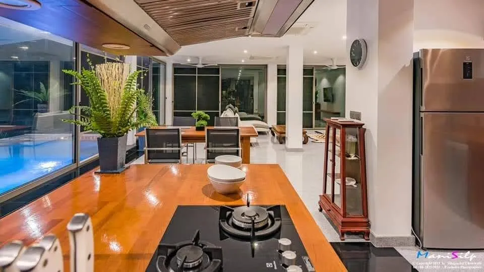 Stunning 7 Bedrooms Villa in Mai Khao, Phuket — Thumbnail 18