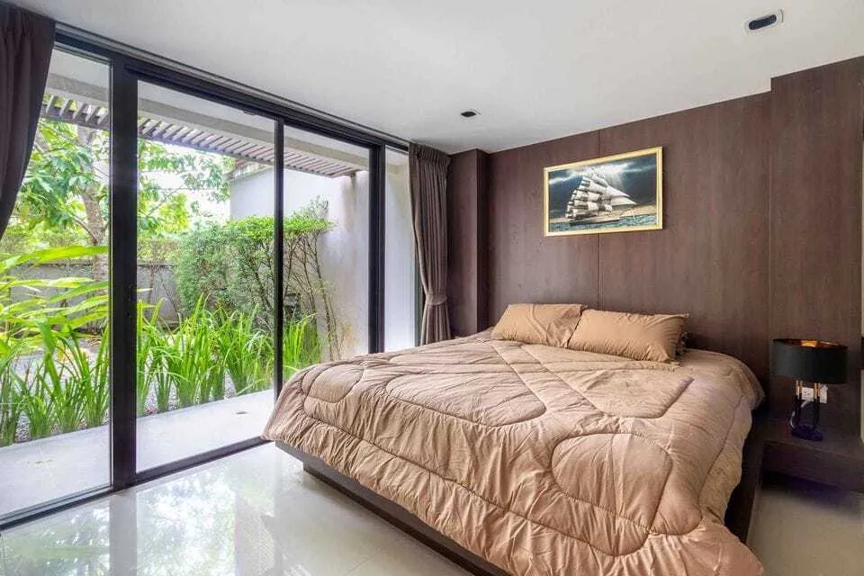 Golf course view 4 bedrooms with private pool villa for rent — Thumbnail 10