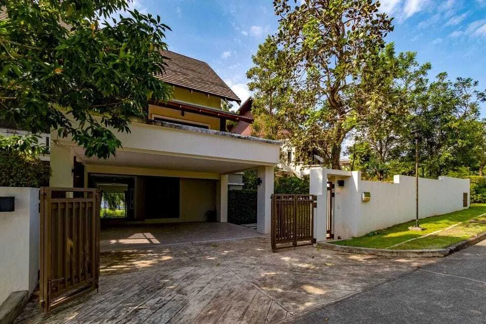 Golf course view 4 bedrooms with private pool villa for rent — Thumbnail 12