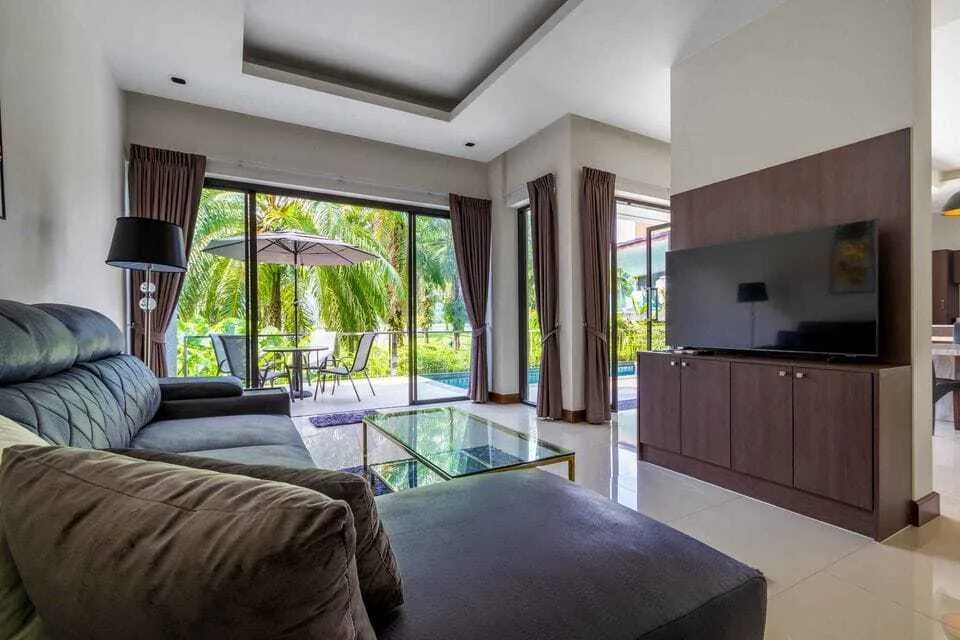 Golf course view 4 bedrooms with private pool villa for rent — Thumbnail 14