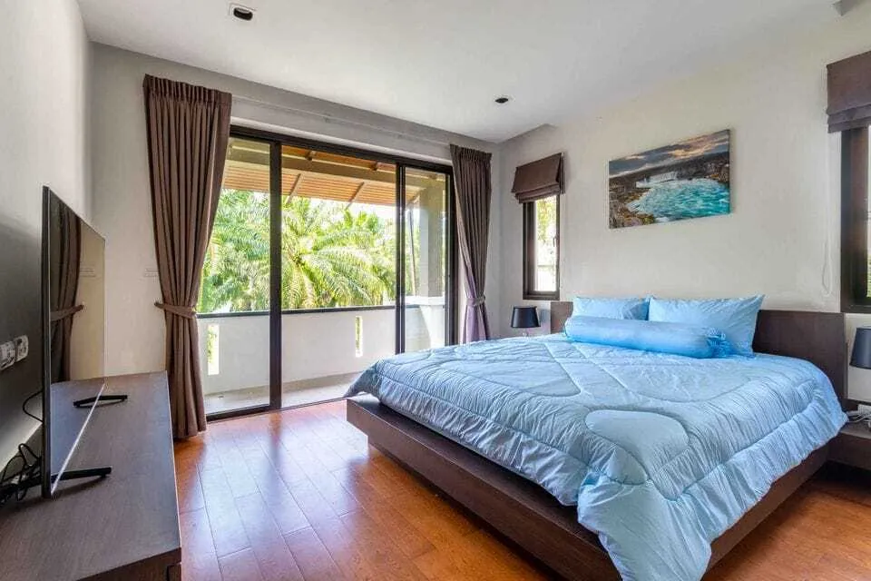 Golf course view 4 bedrooms with private pool villa for rent — Thumbnail 19