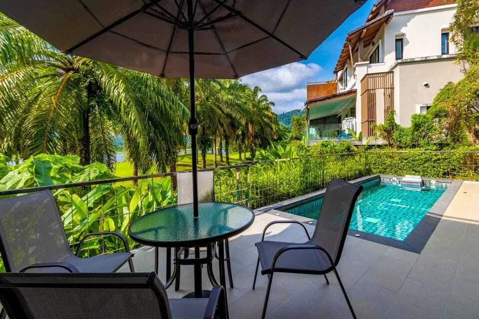 Golf course view 4 bedrooms with private pool villa for rent — Thumbnail 20