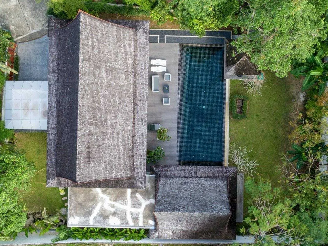Luxury 3 bedroom for sale with private pool in Layan — Thumbnail 2