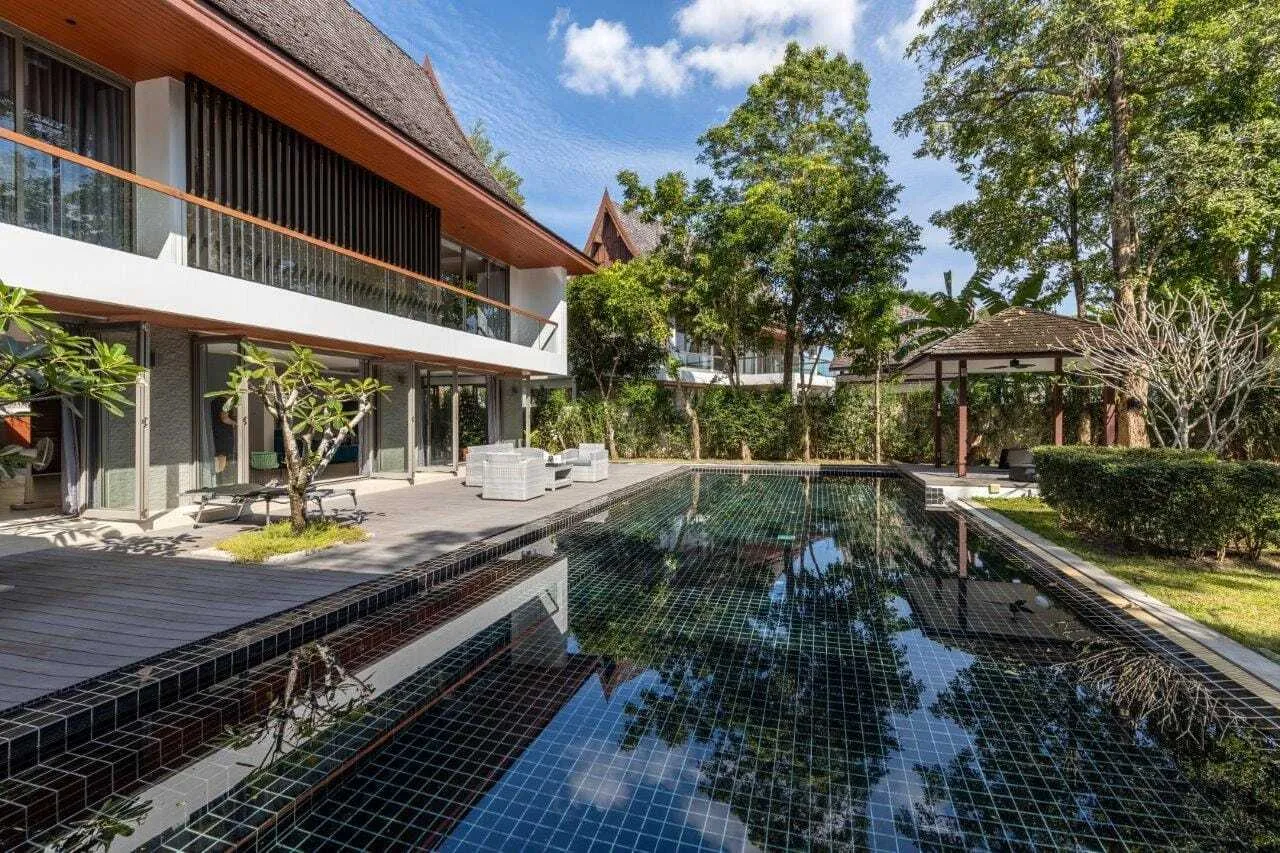 Luxury 3 bedroom for sale with private pool in Layan — Thumbnail 16