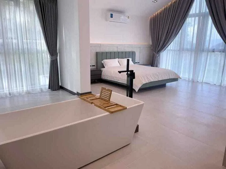Modern 4 bedroom with private pool villa in Pasak 8, Choeng Thale — Thumbnail 7