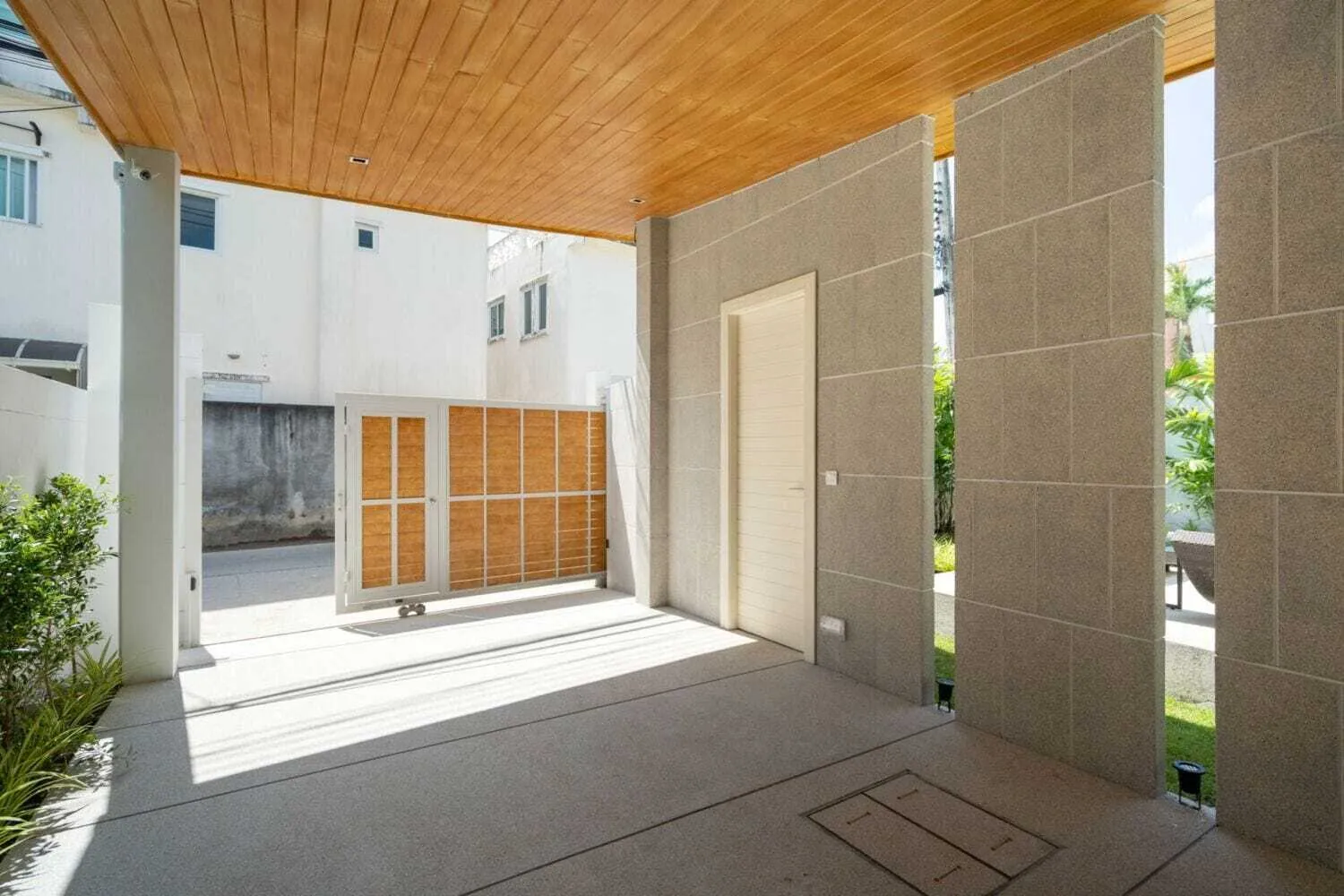 Modern 3 bedrooms with private pool villa for rent in Kamala — Thumbnail 2
