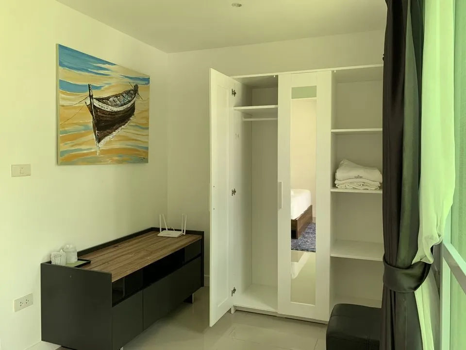 Gorgeous 5 bedroom with large gardens in Rawai — Thumbnail 4