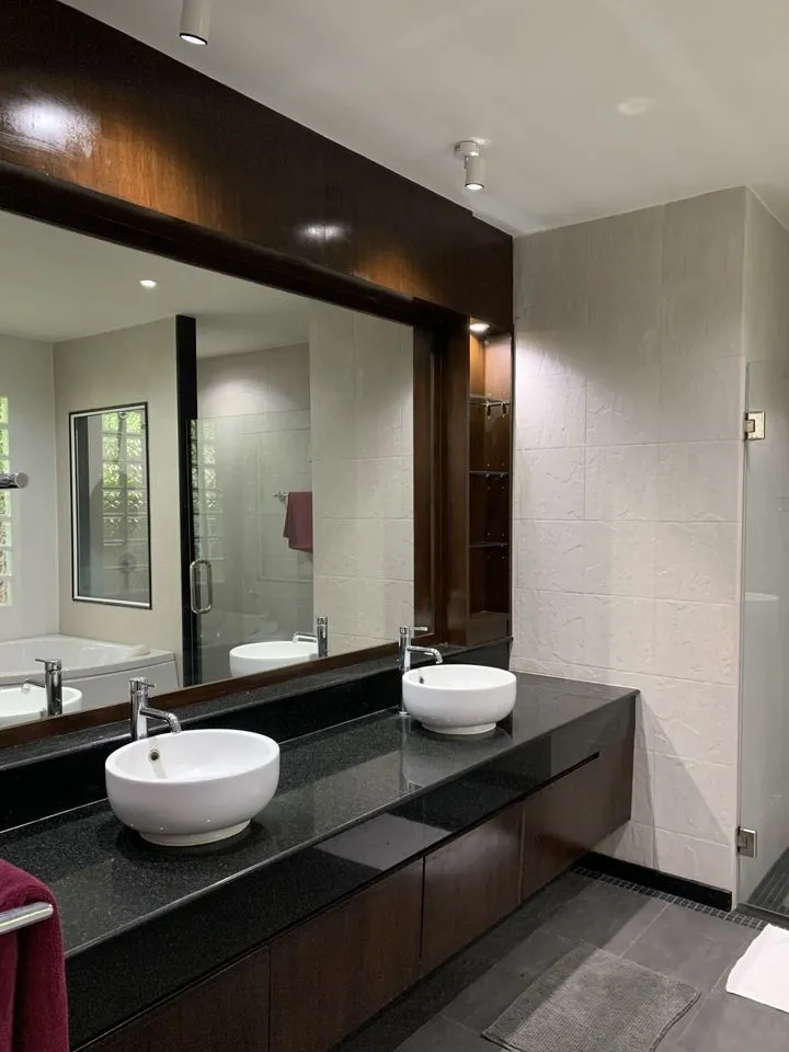Gorgeous 5 bedroom with large gardens in Rawai — Thumbnail 5