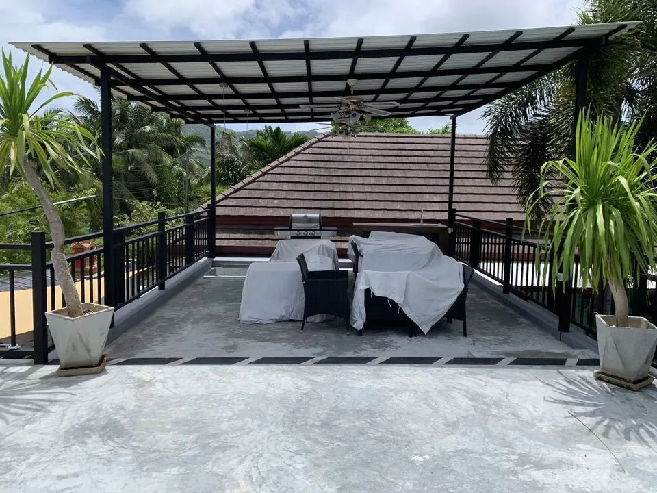 Gorgeous 5 bedroom with large gardens in Rawai — Thumbnail 10