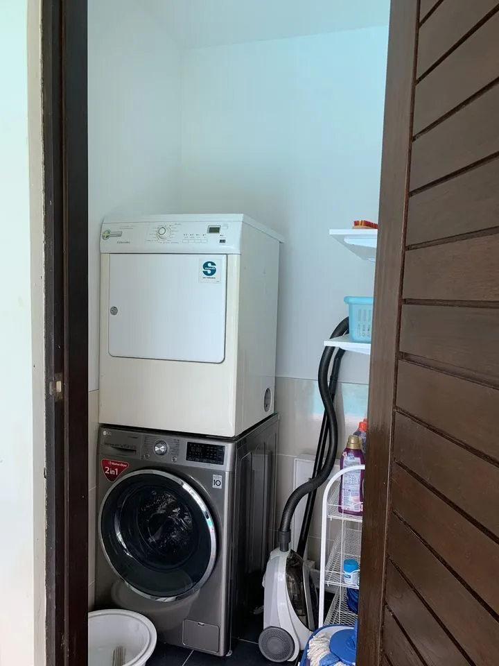 Gorgeous 5 bedroom with large gardens in Rawai — Thumbnail 12