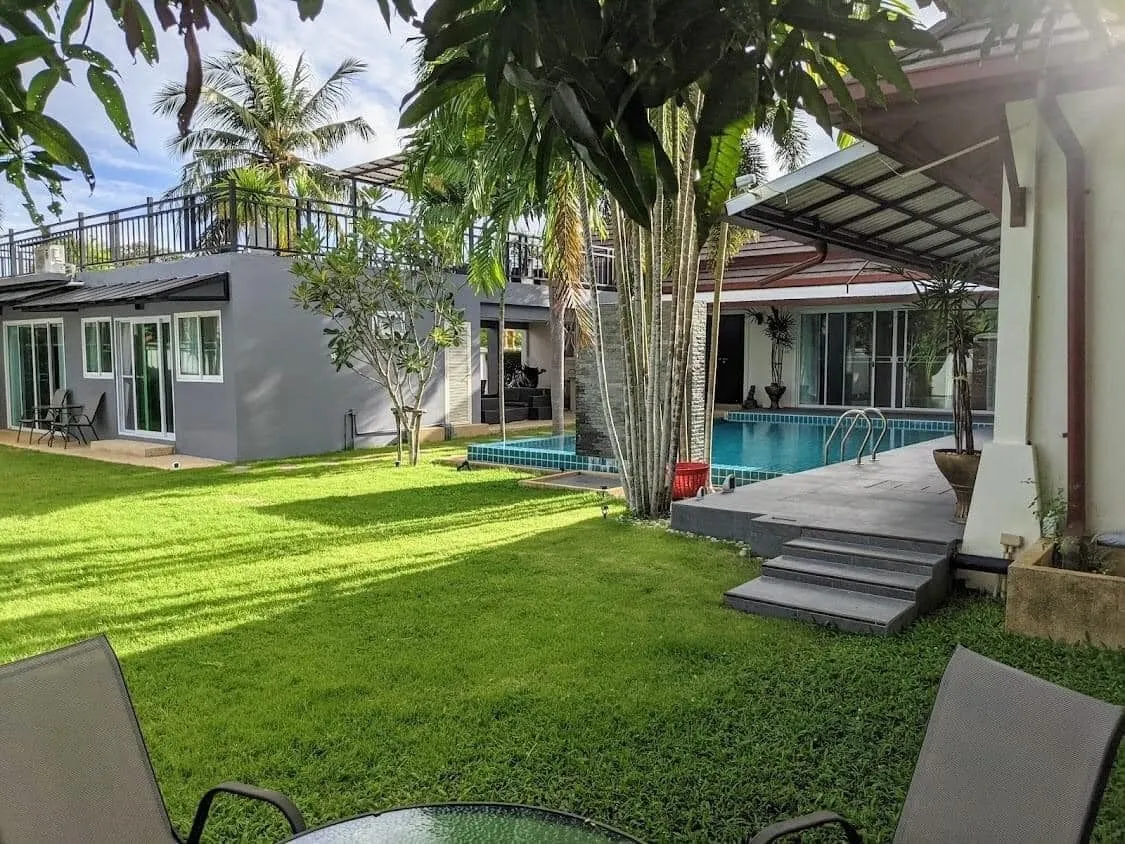 Gorgeous 5 bedroom with large gardens in Rawai — Thumbnail 23