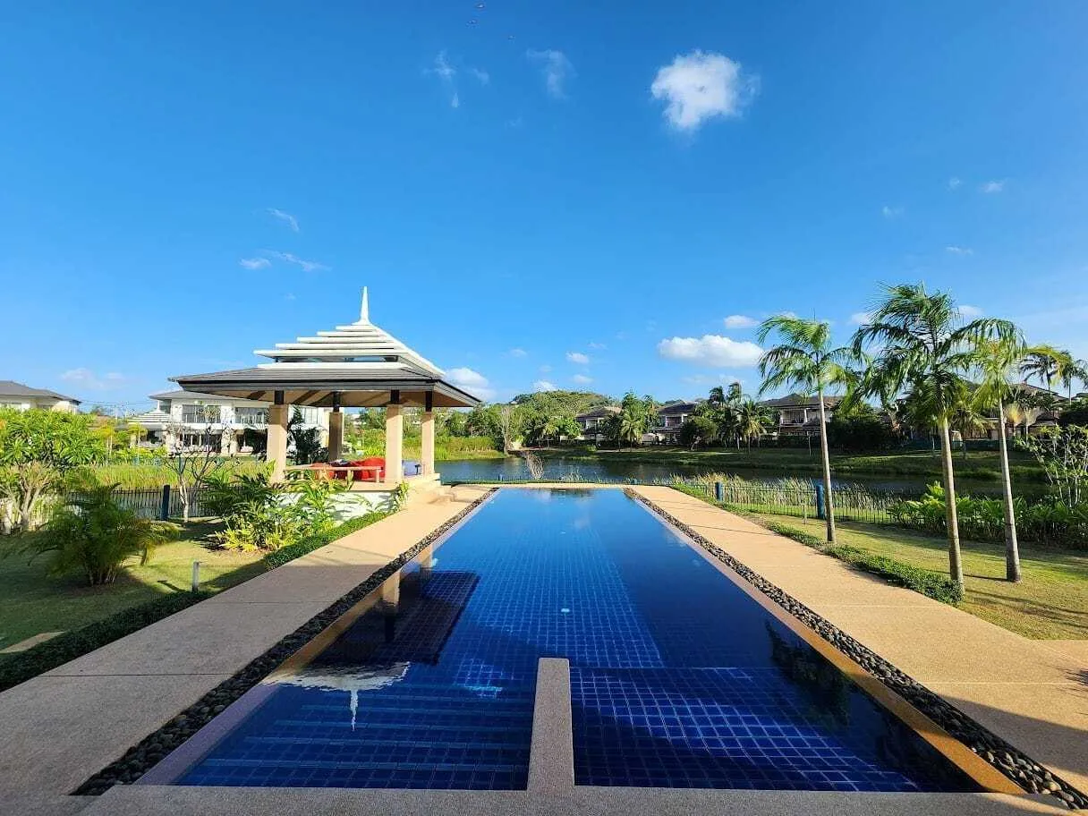 Laguna 4 bedroom with private poo for rent in Choeng Thale — Thumbnail 2