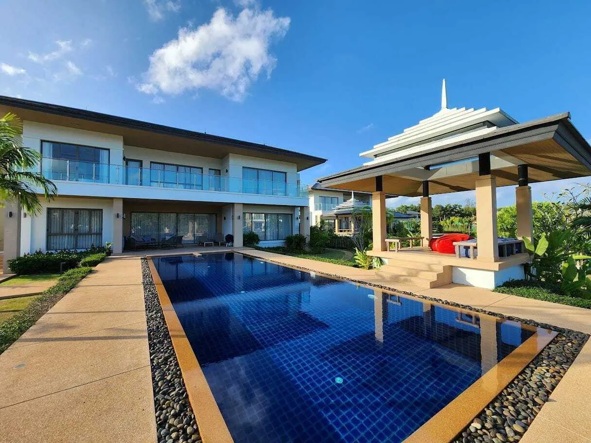 Laguna 4 bedroom with private poo for rent in Choeng Thale — Thumbnail 3