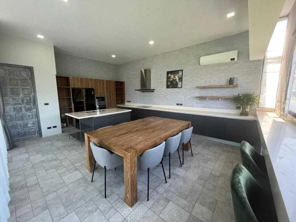 Seaview 6 bedroom villa for Rent in Kamala — Thumbnail 6
