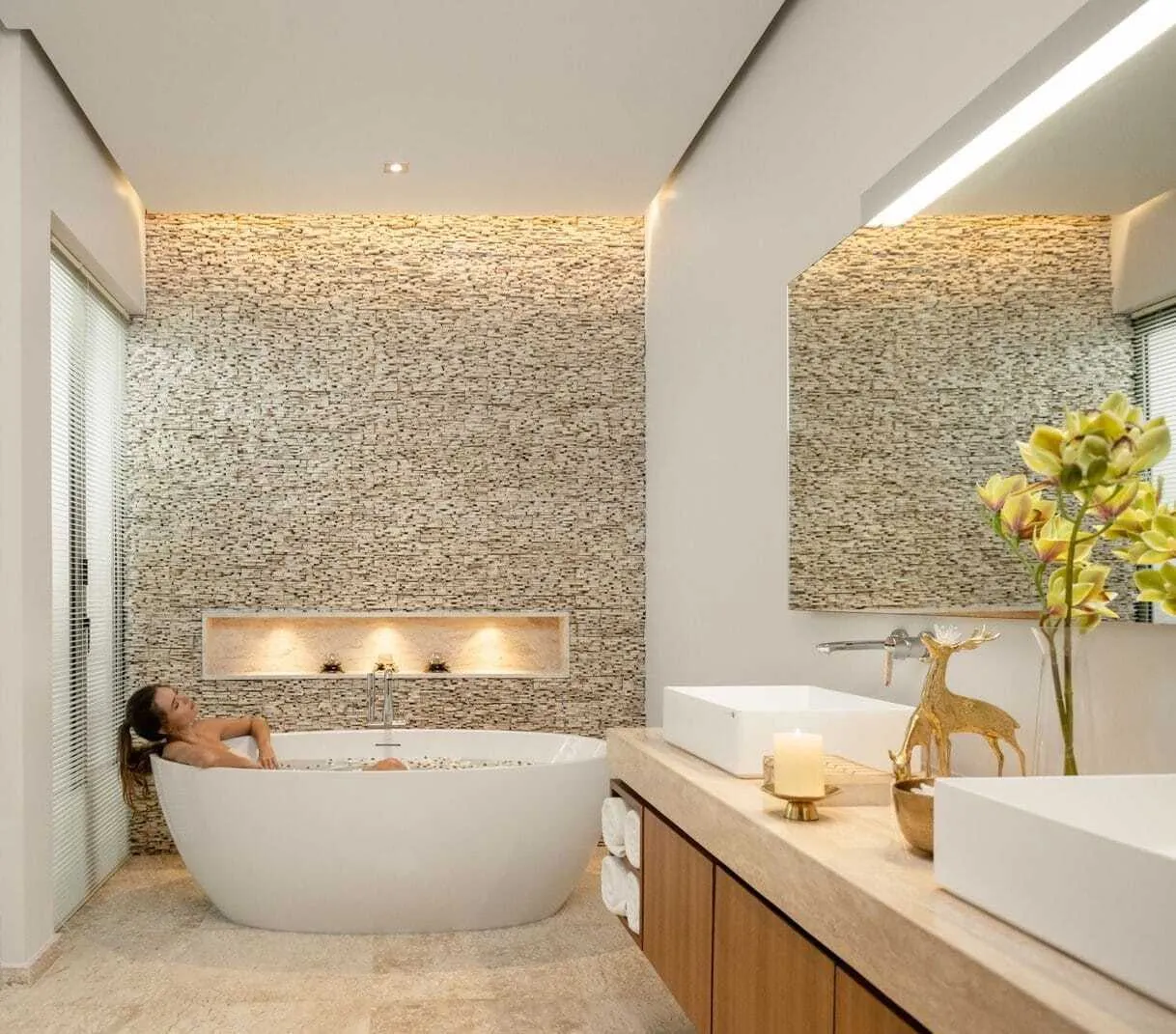 Grand Luxury Villa  with 4 bedrooms for sale in Thalang,Phuket — Thumbnail 11