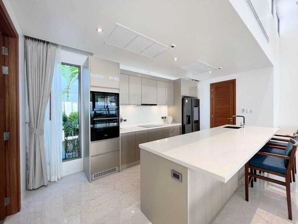The Breze villa – Luxury 4 bedrooms with private pool for rent in Bangtao — Thumbnail 4