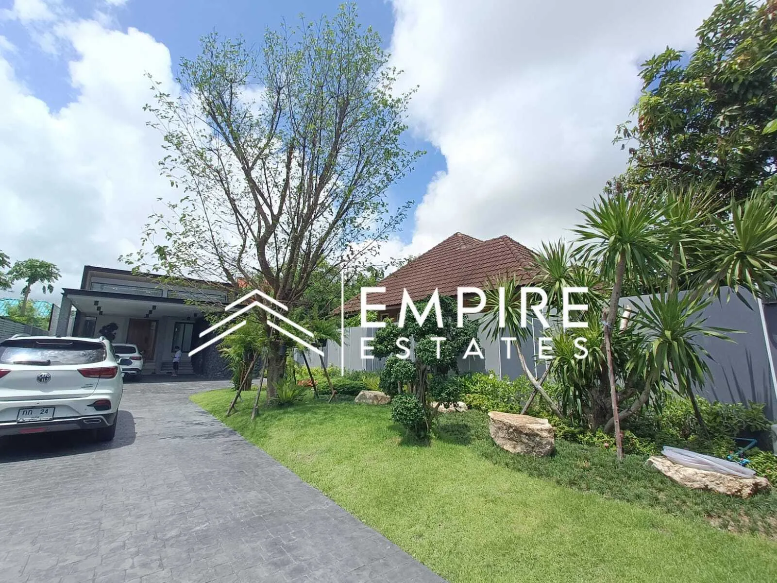 Modern 4 bedroom villa with private pool in Choeng Thale — Thumbnail 2