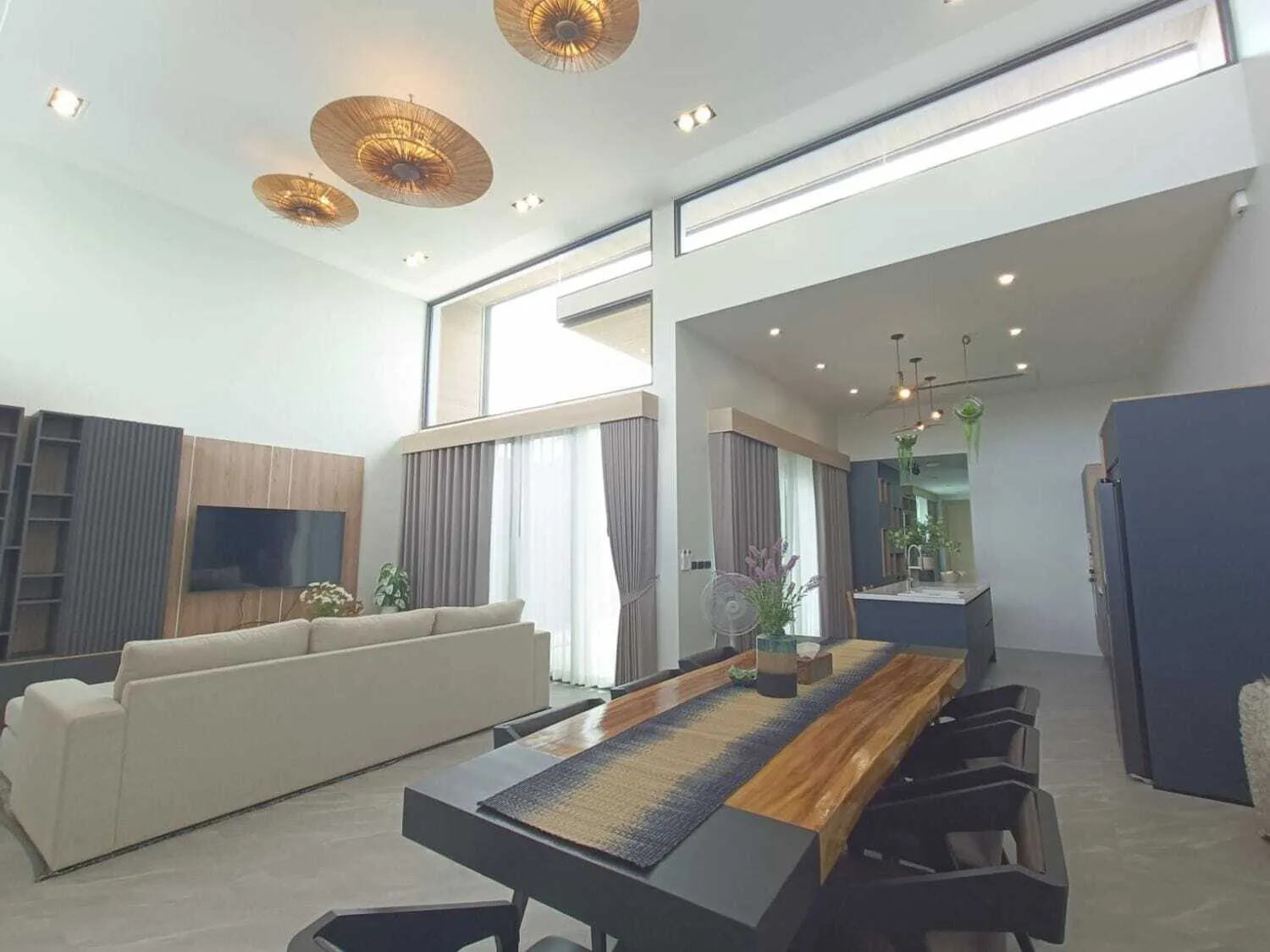 Modern 4 bedroom villa with private pool in Choeng Thale — Thumbnail 4