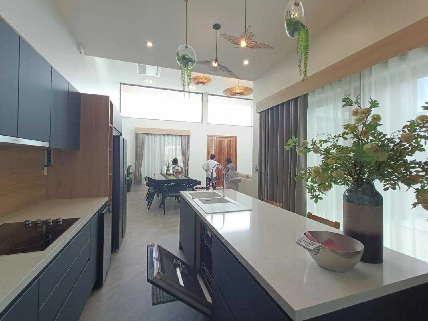 Modern 4 bedroom villa with private pool in Choeng Thale — Thumbnail 5