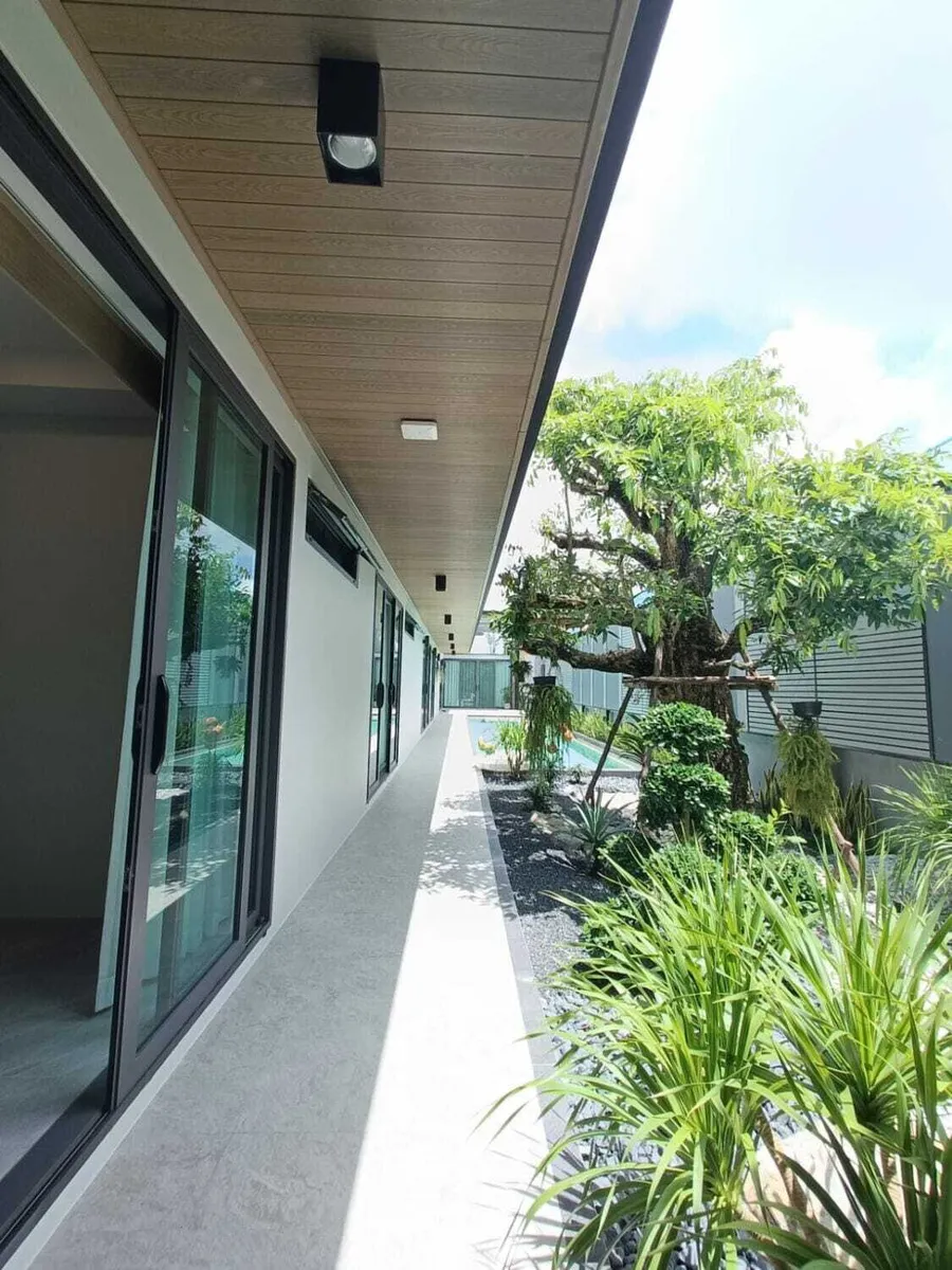 Modern 4 bedroom villa with private pool in Choeng Thale — Thumbnail 12
